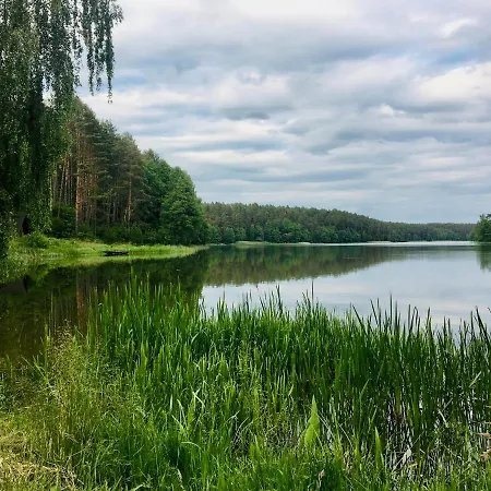 Anika Dom W Lesie Nad Jeziorem Slupinko